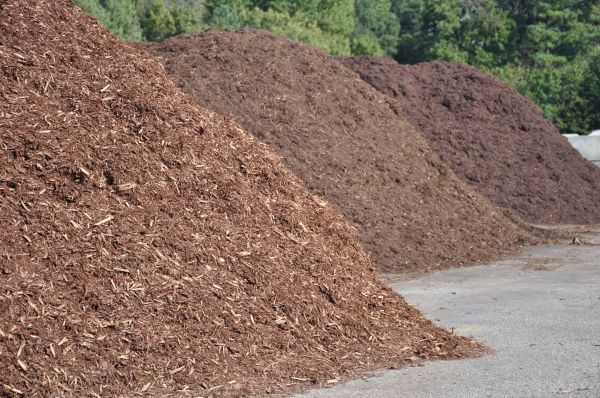 Brown Mulch Delivery in Lehigh Acres