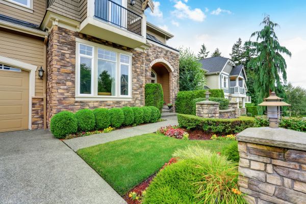 Residential Landscaping in Lehigh Acres