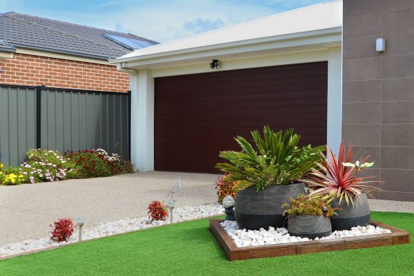 Front Yard Landscaping in Lehigh Acres